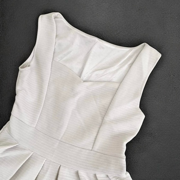 WOMEN’S VINTAGE RIBBED MINI DRESS. - Picture 5 of 6